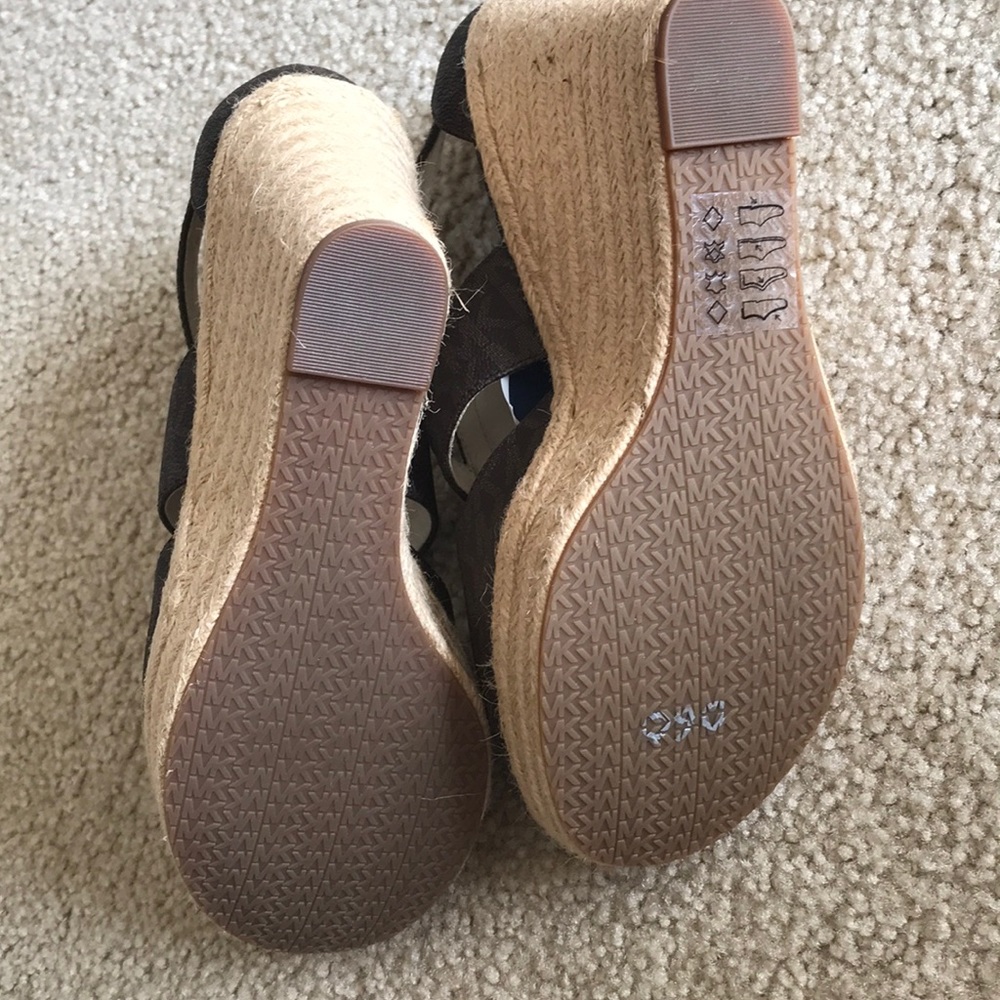 Brand new Michael Kors brown wedge - Picture 4 of 5